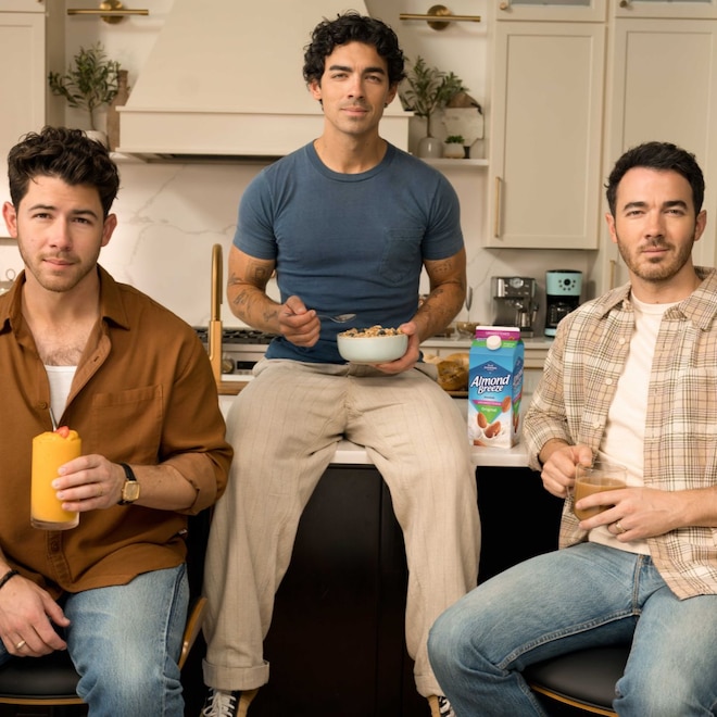 Ecomm Jonas Brothers Almond Breeze Thumb.jpg